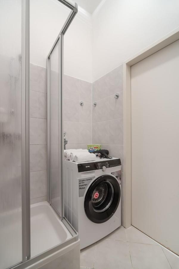 Appartement Zentrale Ruhelage Im Typischen Wiener Altbau *